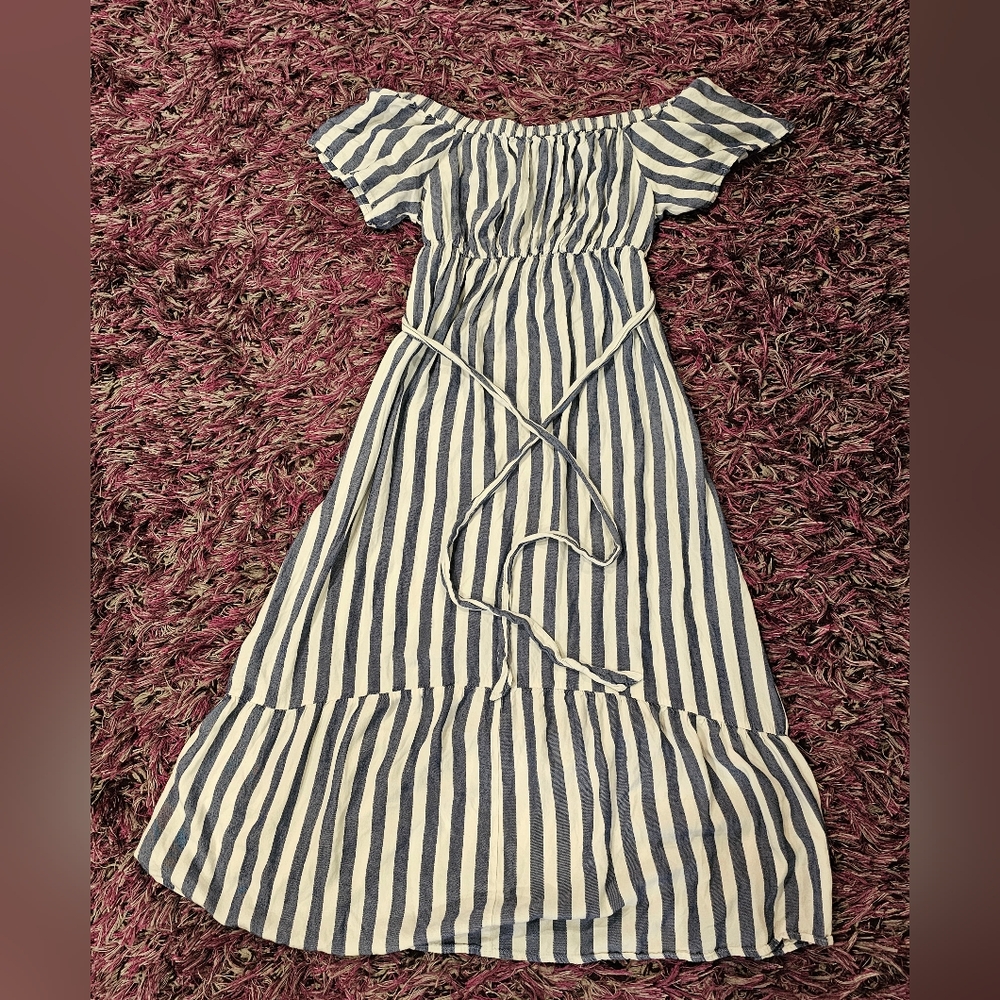 Isabel Maternity Off the Shoulder Striped Maxi Dress sz medium